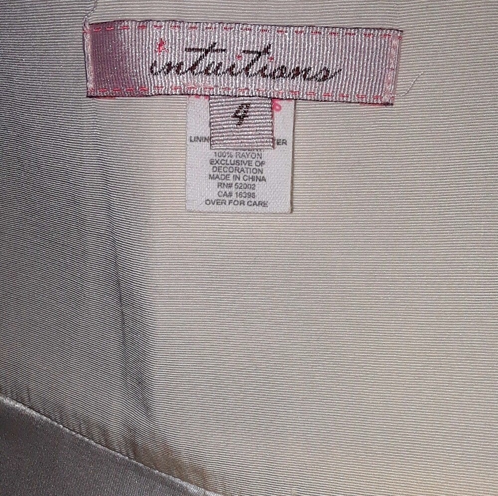 Beautiful Ivory pleated Skirt Size 4 - Picture 8 of 8